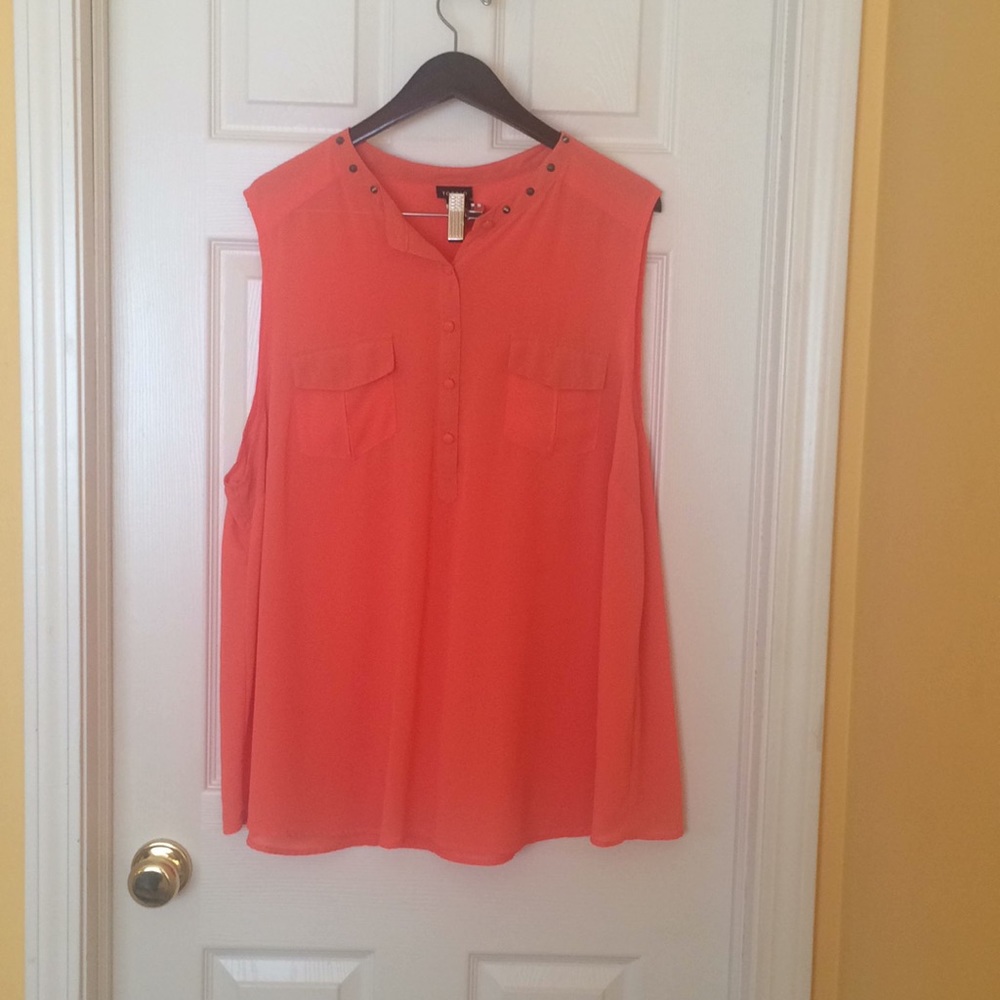 Pretty sleeveless top